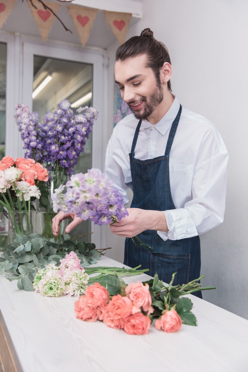 small-business-male-florist-flower-shop (1)